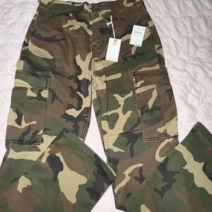 Good American Camouflage Straight Leg Jeans